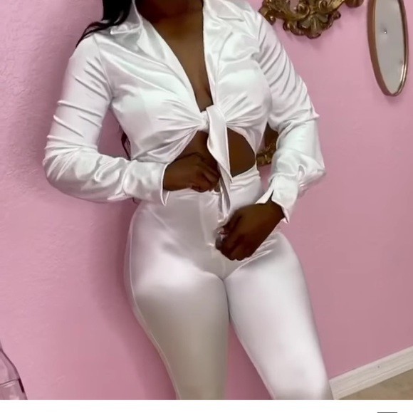 2 piece suit - Picture 2 of 3